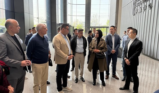 وزير الإسكان يتفقد منطقة الأعمال المركزية بمدينة “شنغهاي” الصينية وزير الإسكان يتفقد منطقة الأعمال المركزية بمدينة “شنغهاي” الصينية