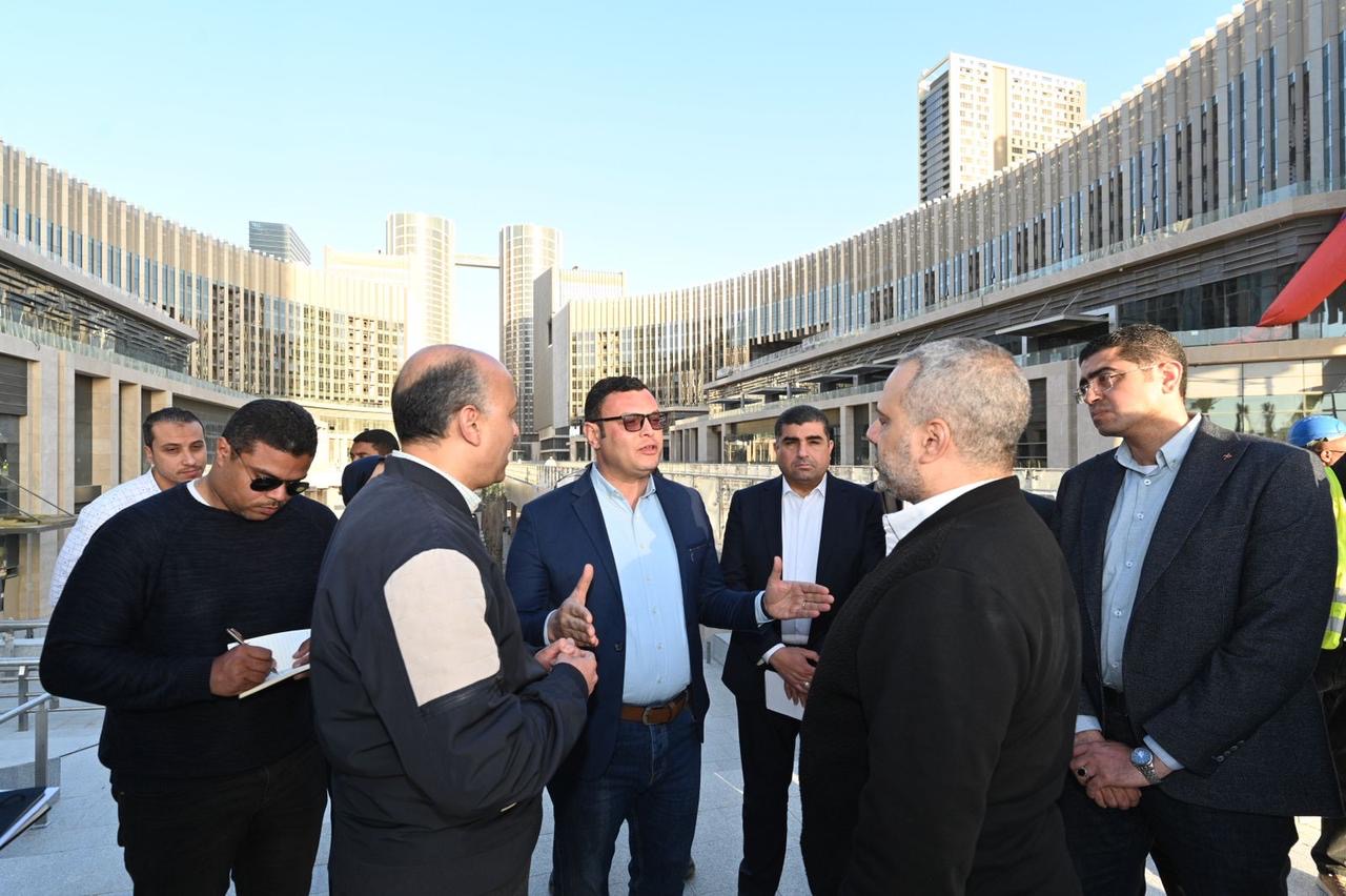 وزير الإسكان يختتم جولته بتفقد الحي السكني الخامس R5 بالعاصمة الإدارية وزير الإسكان يختتم جولته بتفقد الحي السكني الخامس R5 بالعاصمة الإدارية