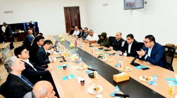 وزير الإسكان يعقد اجتماعا مع مسئولي الشركة الصينية وفريق عمل منطقة الأعمال المركزية بالعاصمة الإدارية 