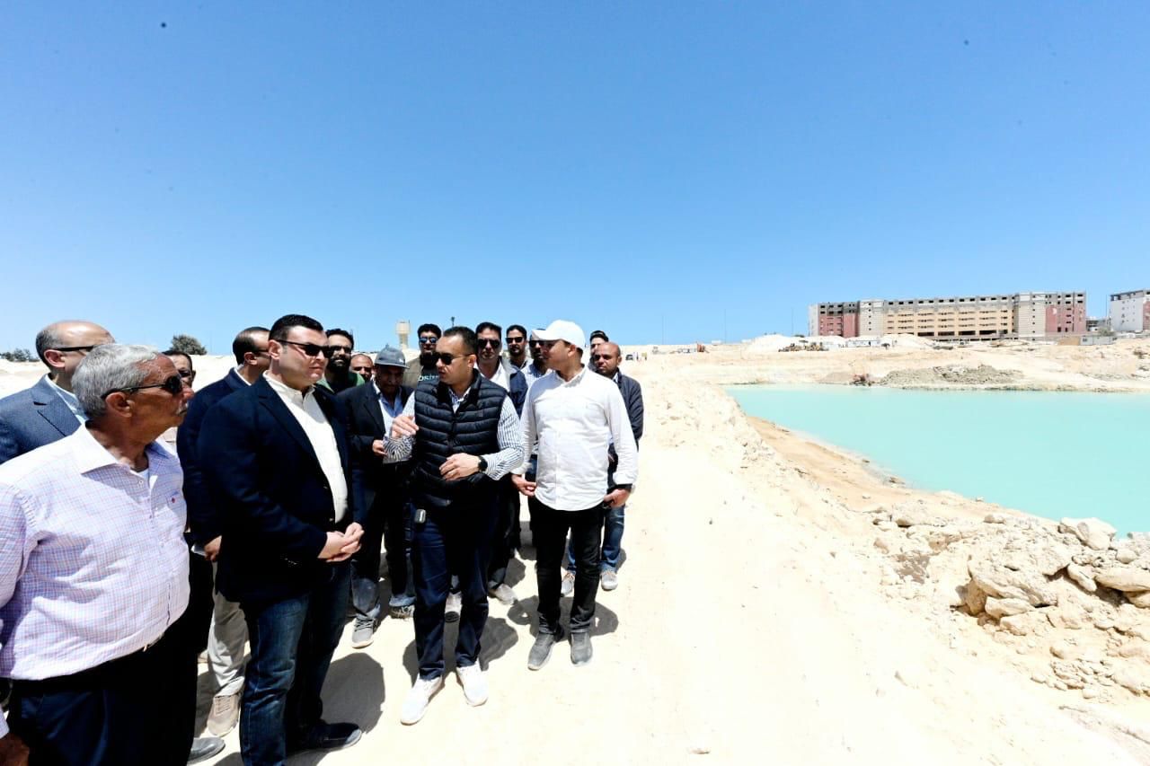 وزير الإسكان يكشف معدلات تنفيذ ممشى الخدمات “Marina walk” بمارينا 5 وزير الإسكان يكشف معدلات تنفيذ ممشى الخدمات “Marina walk” بمارينا 5