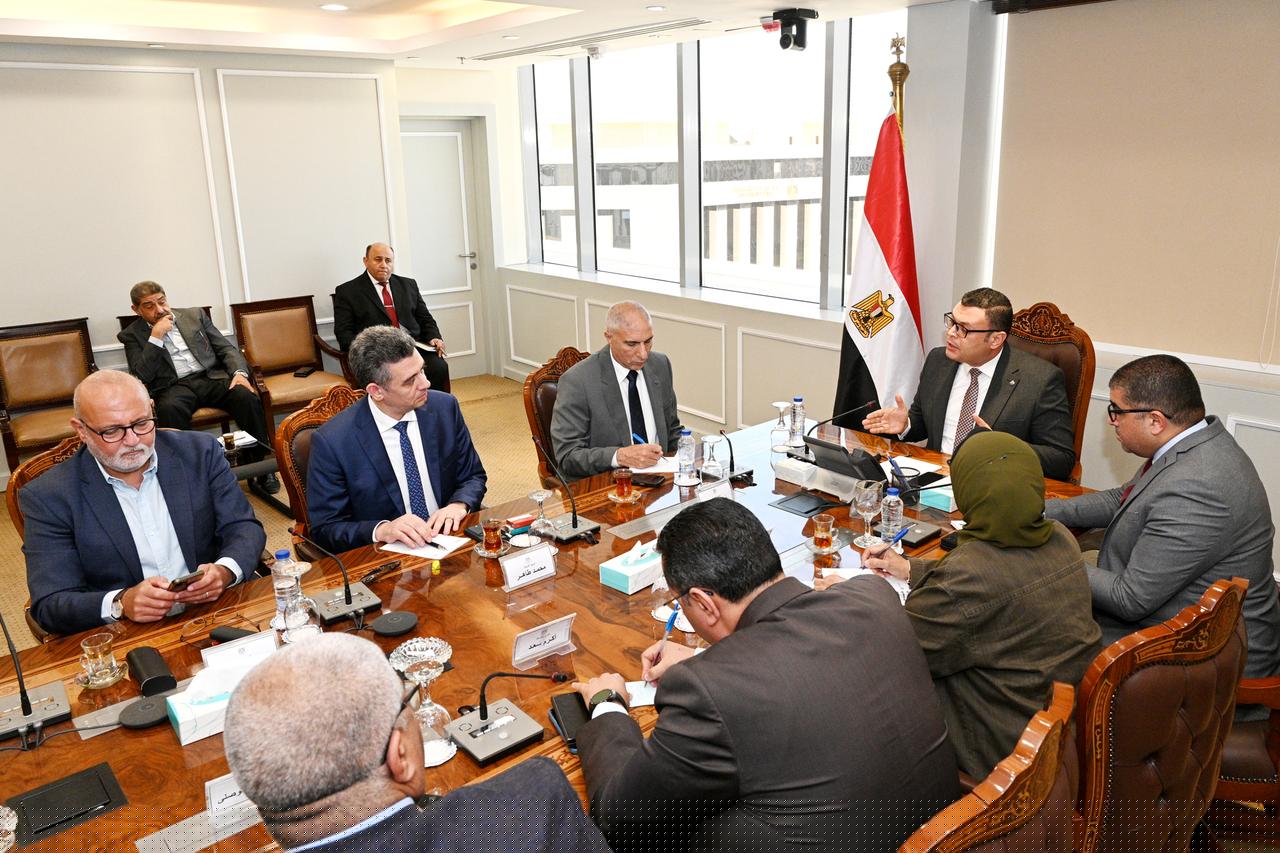 وزير الإسكان يُتابع حجم مبيعات «السعودية المصرية للتعمير» بالعلمين الجديدة وزير الإسكان يُتابع حجم مبيعات «السعودية المصرية للتعمير» بالعلمين الجديدة