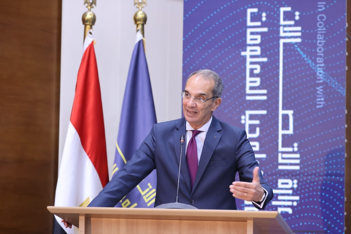 وزير الاتصالات: تطوير تطبيق إلكتروني لمعرفة الرقم القومي لكل عقار وزير الاتصالات: تطوير تطبيق إلكتروني لمعرفة الرقم القومي لكل عقار
