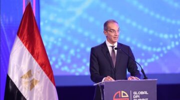 وزير الاتصالات: جذب 3 شركات جديدة للتصنيع وإنتاج 9 ملايين هاتف سنويًا