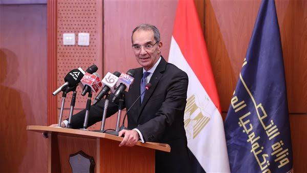 وزير الاتصالات: ربط 250 ألف منزل بقرى حياة كريمة بكابلات ألياف ضوئية العام المقبل وزير الاتصالات: ربط 250 ألف منزل بقرى حياة كريمة بكابلات ألياف ضوئية العام المقبل