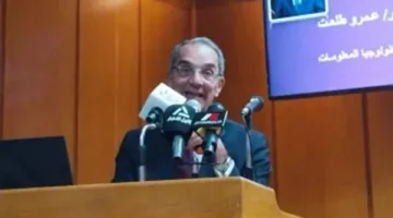وزير الاتصالات: عمل برنامج لتصميم السجاد بالطرق الإلكترونية
