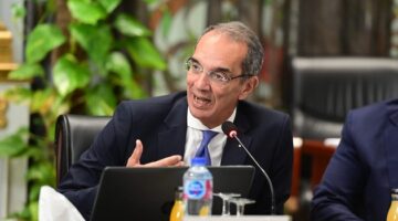 وزير الاتصالات: مبادرة “الرواد الرقميين” بتكلفة 3 مليارات جنيه سنويا لتدريب الشباب مجانا