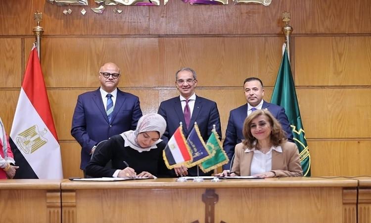 وزير الاتصالات ومحافظ القليوبية يفتتحان عددًا من المشروعات بالقليوبية وزير الاتصالات ومحافظ القليوبية يفتتحان عددًا من المشروعات بالقليوبية