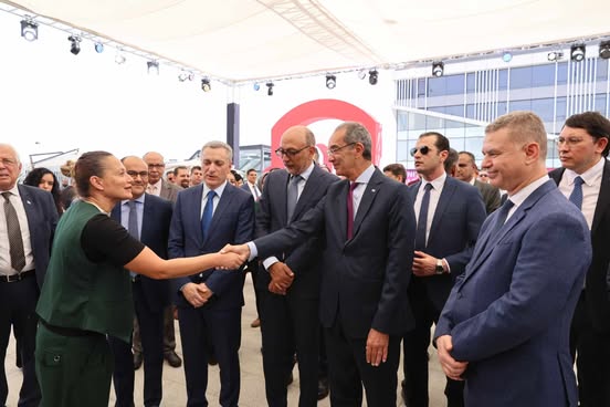 وزير الاتصالات يفتتح فرع شركة إنتلسيا العالمية لخدمات التعهيد وزير الاتصالات يفتتح فرع شركة إنتلسيا العالمية لخدمات التعهيد
