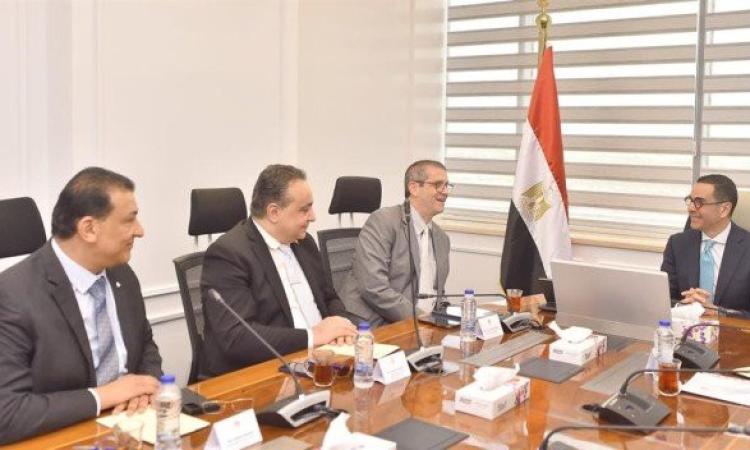 وزير الاستثمار يناقش مع مدير اللجنة الاستشارية الدولية للقطن تعزيز التعاون وزير الاستثمار يناقش مع مدير اللجنة الاستشارية الدولية للقطن تعزيز التعاون