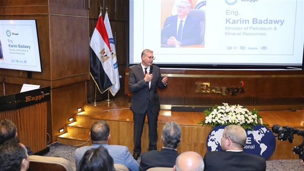 وزير البترول: الشباب هم القوة الدافعة نحو مستقبل مشرق وزير البترول: الشباب هم القوة الدافعة نحو مستقبل مشرق