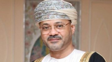 وزير الخارجية ونظيره التركي يبحثان في اتصال هاتفي سبل تعزيز علاقات التعاون