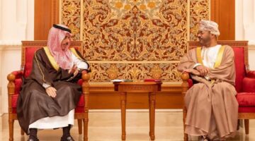 وزير الخارجية ونظيره السعودي يتناولان في اتصال هاتفي تطوُّرات المحادثات الإيرانية – الأمريكية