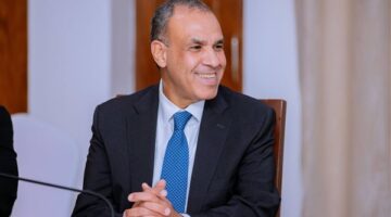 وزير الخارجية يبحث مع رئيس الوزراء فلسطين تثبيت اتفاق وقف اطلاق النار في غزة