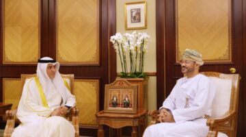 وزير الخارجية يستقبل السفير الكويتي