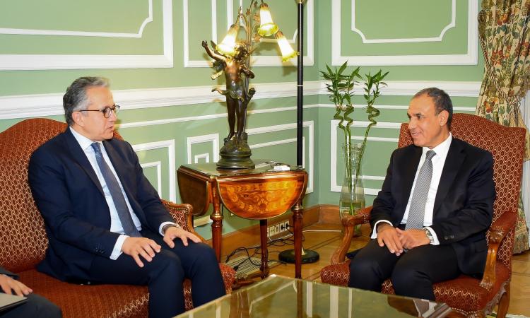 وزير الخارجية يستقبل خالد العناني مرشح مصر لمنصب مدير عام منظمة اليونسكو وزير الخارجية يستقبل خالد العناني مرشح مصر لمنصب مدير عام منظمة اليونسكو