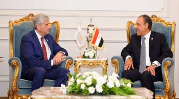 وزير الخارجية يستقبل مدير المركز الدولي لتطوير سياسات الهجرة