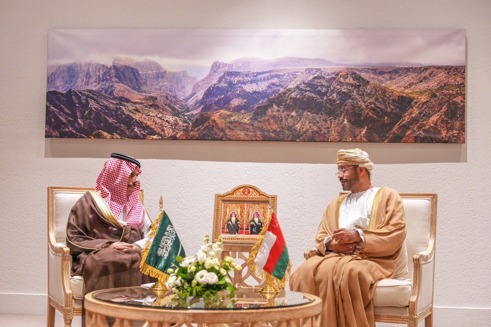 وزير الخارجية يستقبل نظيره السعودي وزير الخارجية يستقبل نظيره السعودي