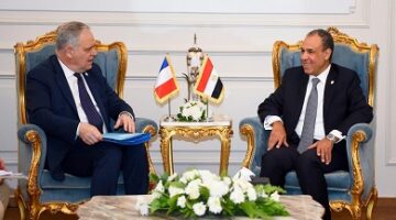وزير الخارجية يستقبل وزير الدولة بوزارة الداخلية الفرنسية على هامش المؤتمر الوزاري لعملية الخرطوم