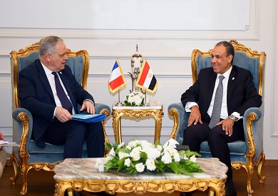 وزير الخارجية يستقبل وزير الدولة بوزارة الداخلية الفرنسية على هامش المؤتمر الوزاري لعملية الخرطوم