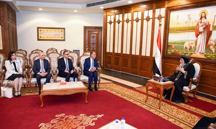 وزير الخارجية يقدم التهنئة لقداسة البابا تواضروس بمناسبة عيد القيامة المجيد وزير الخارجية يقدم التهنئة لقداسة البابا تواضروس بمناسبة عيد القيامة المجيد