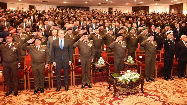 وزير الدفاع يشهد مناقشة البحث الرئيسى لهيئة عمليات القوات المسلحة وزير الدفاع يشهد مناقشة البحث الرئيسى لهيئة عمليات القوات المسلحة