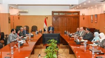 وزير الري يبحث مقترح تنفيذ مشروع رقمنة المساقي الخصوصية بالتنسيق مع الزراعة