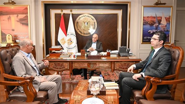 وزير الري يتابع أعمال تطوير منظومة المراقبة والتشغيل بالسد العالي وصيانة خزان أسوان وزير الري يتابع أعمال تطوير منظومة المراقبة والتشغيل بالسد العالي وصيانة خزان أسوان