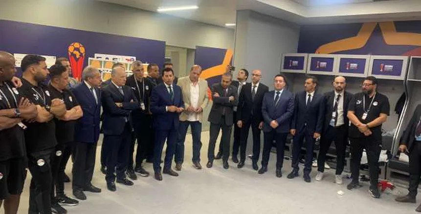 وزير الرياضة وأبو ريدة يهنئان منتخب الشباب بالفوز على جنوب أفريقيا وزير الرياضة وأبو ريدة يهنئان منتخب الشباب بالفوز على جنوب أفريقيا