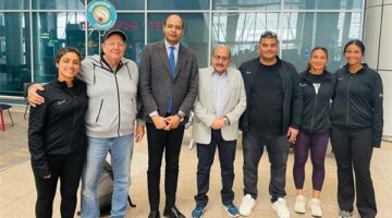 وزير الرياضة يجري اتصال هاتفي ببعثة منتخب التنس بعد وصولهم للقاهرة