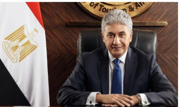وزير السياحة يشارك في معرض سوق السفر العربي 2025 بالإمارات