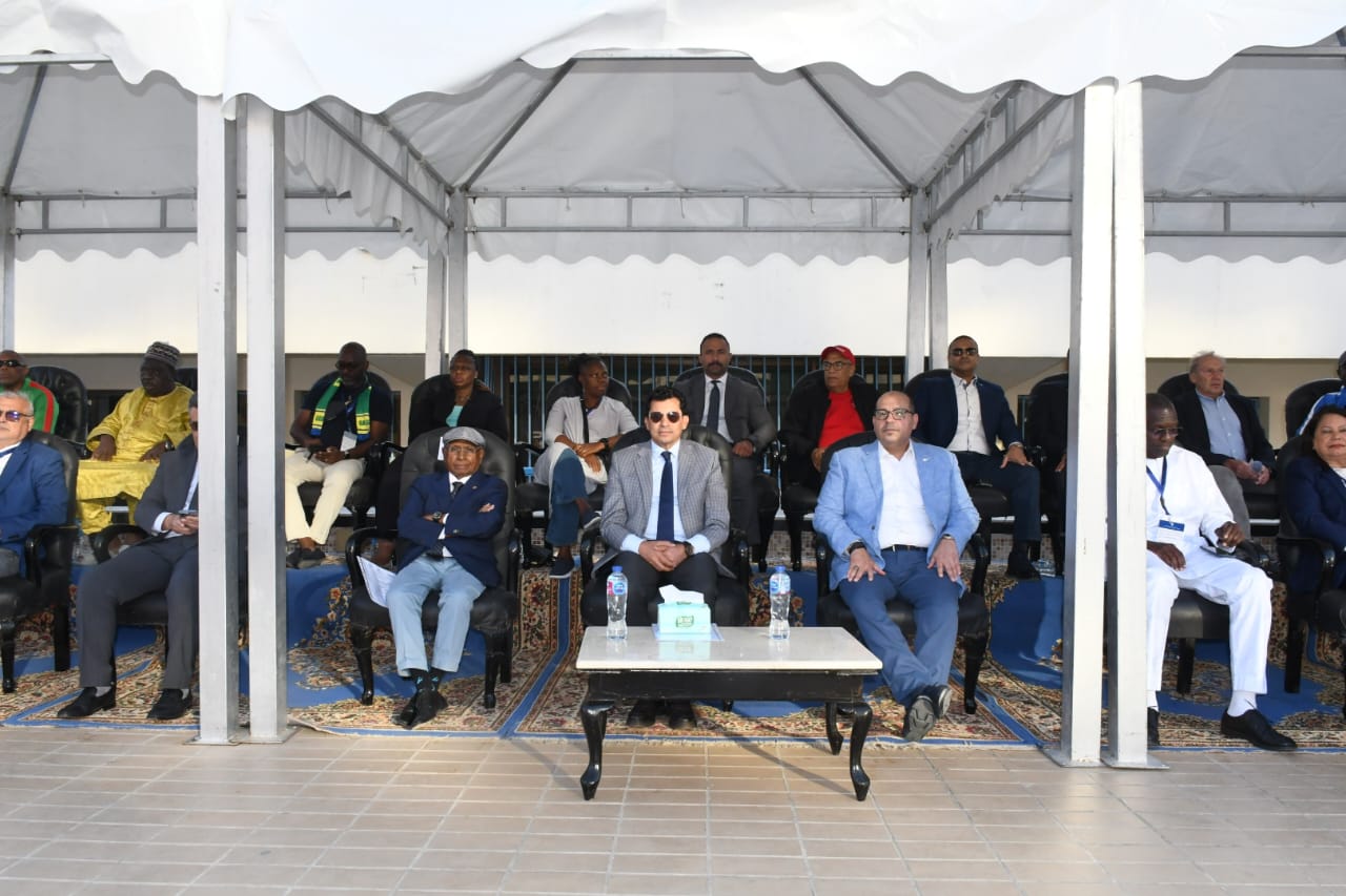 وزير الشباب والرياضة ورئيس اللجنة الأولمبية يفتتحان البطولة الإفريقية للسباحة للناشئين وزير الشباب والرياضة ورئيس اللجنة الأولمبية يفتتحان البطولة الإفريقية للسباحة للناشئين