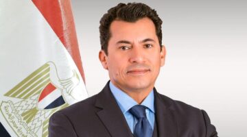 وزير الشباب والرياضة يطمئن على بعثتي الأهلي وبيراميدز في جنوب أفريقيا ويوجه بتقديم الدعم الكامل