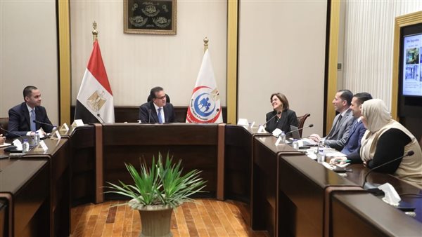 وزير الصحة يبحث مع «نوفارتس مصر» التوسع في صناعة الدواء وتصديره للأسواق العالمية وزير الصحة يبحث مع «نوفارتس مصر» التوسع في صناعة الدواء وتصديره للأسواق العالمية