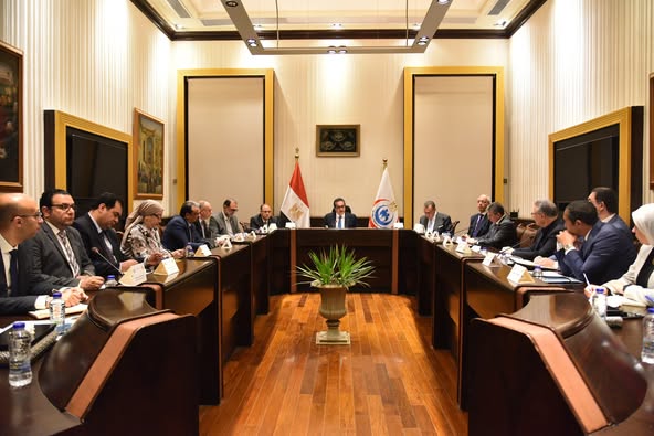 وزير الصحة يناقش تسعير الرسوم الجمركية بالذكاء الاصطناعي