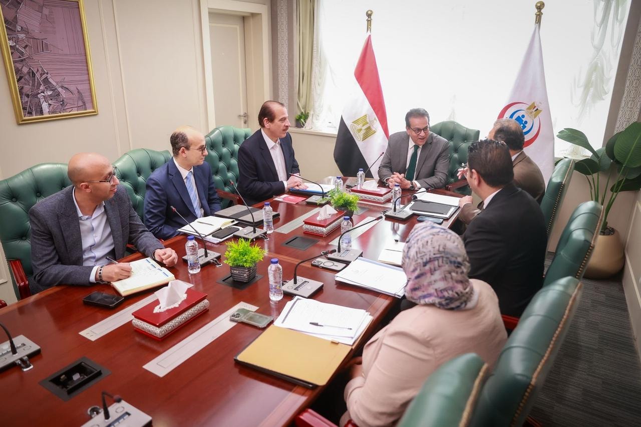 وزير الصحة يوجه باستئناف نشاط سلاسل المنشآت الغذائية التي تم إغلاقها بعد مطابقتها للمواصفات الصحية