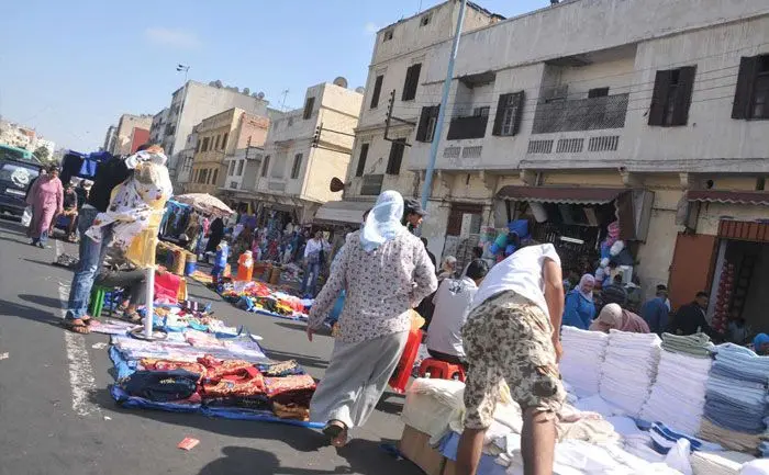وزير الصناعة يحمّل الجماعات الترابية مسؤولية فشل مشاريع الأسواق النموذجية للباعة المتجولين