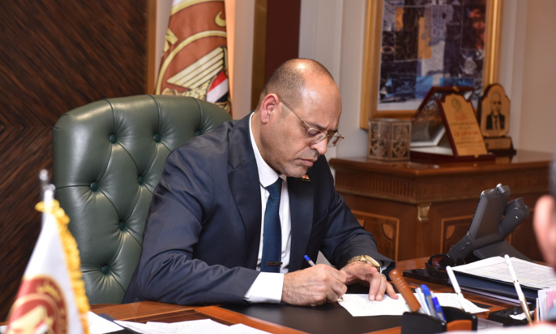 وزير العمل: الخميس المقبل إجازة مدفوعة الأجر للعاملين بالقطاع الخاص بمناسبة عيد العمال وزير العمل: الخميس المقبل إجازة مدفوعة الأجر للعاملين بالقطاع الخاص بمناسبة عيد العمال