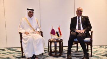 وزير العمل يجتمع مع عدد من نظرائه على هامش مؤتمر العمل العربي