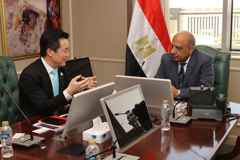 وزير الكهرباء: التعاون مع هواوي الصينية على استدامة التغذية باستخدام تقنيات تخزين الطاقة وزير الكهرباء: التعاون مع هواوي الصينية على استدامة التغذية باستخدام تقنيات تخزين الطاقة