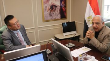 وزير الكهرباء يبحث مع سانجرو الصينية التعاون فى تصنيع بطاريات التخزين وأنظمة الشواحن الكهربائية
