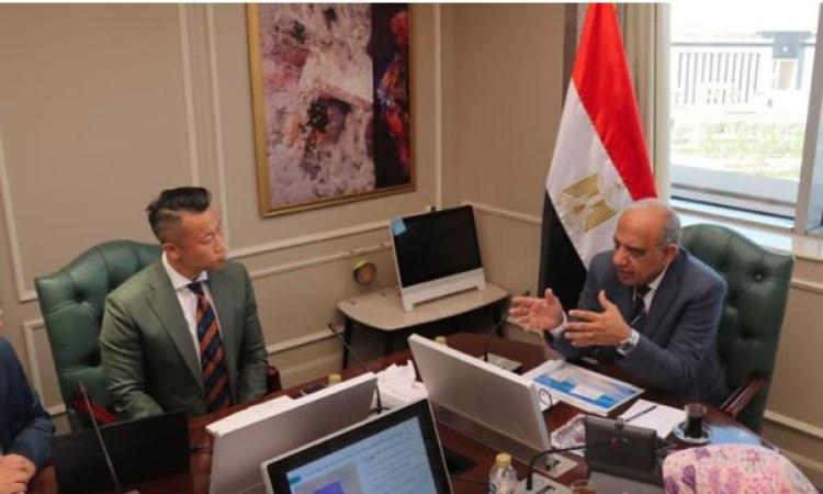 وزير الكهرباء يبحث مع ستيت جريد الصينية التعاون فى مجالات الطاقة المتجددة
