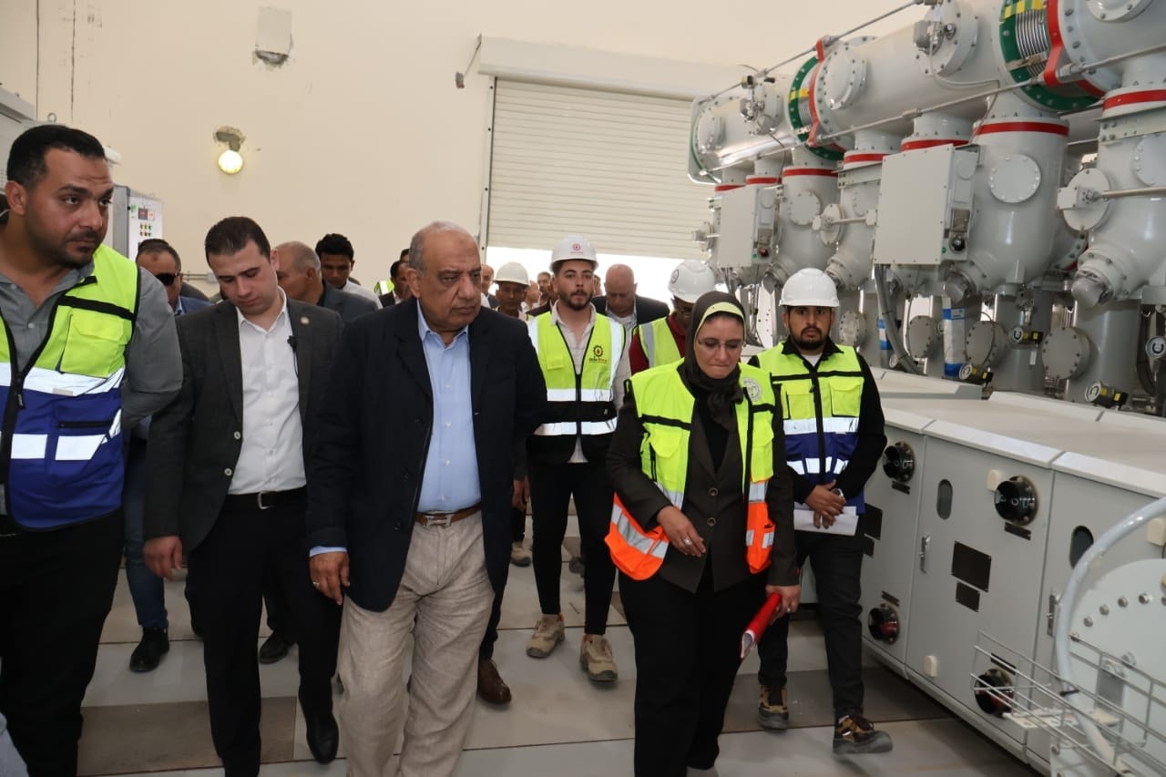 وزير الكهرباء يتفقد محطات محولات رشيد لتوفير التغذية الكهربائية لمشروعات التنمية الزراعية بالدلتا الجديدة وزير الكهرباء يتفقد محطات محولات رشيد لتوفير التغذية الكهربائية لمشروعات التنمية الزراعية بالدلتا الجديدة