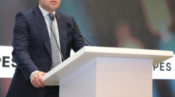 وزير المالية : نتطلع لدعم مسار التطور الإيجابي للاقتصاد وتعزيز قدرته على جذب الاستثمارات الخاصة المحلية والأجنبية