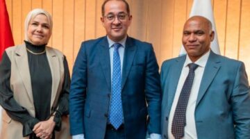 وزير المالية يكرم 7 قيادات ضريبية متميزة بخمس محافظات تقديرا لأدائهم