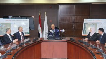 وزير النقل يعلن إطلاق مدينتين نسيجيتين متكاملتين بمنطقة وادى السريرية بالمنيا والمنطقة الصناعية بشمال الفيوم