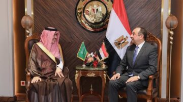 وزير قطاع الأعمال: مستعدون لتوفير كافة التسهيلات أمام المستثمرين السعوديين وتعزيز أوجه الشراكة
