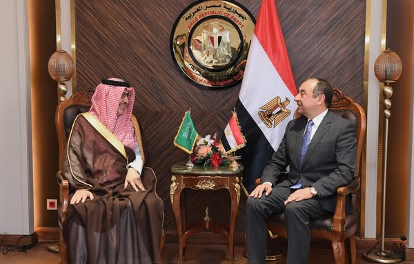 وزير قطاع الأعمال: مستعدون لتوفير كافة التسهيلات أمام المستثمرين السعوديين وتعزيز أوجه الشراكة وزير قطاع الأعمال: مستعدون لتوفير كافة التسهيلات أمام المستثمرين السعوديين وتعزيز أوجه الشراكة
