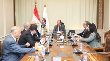 وزير قطاع الأعمال يبحث مع رئيس “تكنيب إنرجيز” الإيطالية تطوير الشركات التابعة