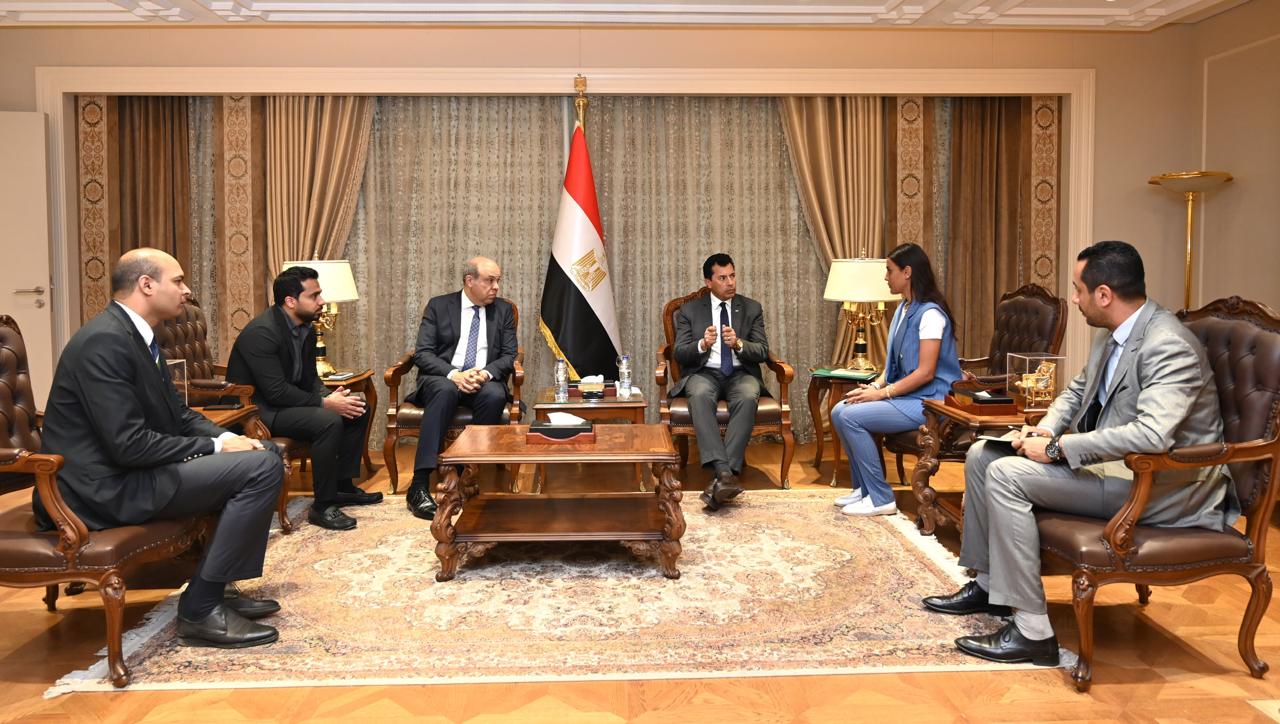 وزيرا الشباب والرياضة والطيران يبحثان سبل دعم أبطال الإسكواش المصري وزيرا الشباب والرياضة والطيران يبحثان سبل دعم أبطال الإسكواش المصري