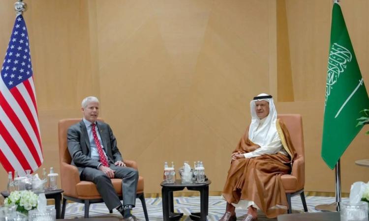 وزيرا الطاقة السعودي والأمريكي يبحثان تعزيز العمل البحثي المشترك وزيرا الطاقة السعودي والأمريكي يبحثان تعزيز العمل البحثي المشترك